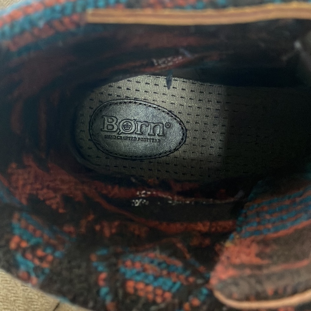 Born - Picture 4 of 9